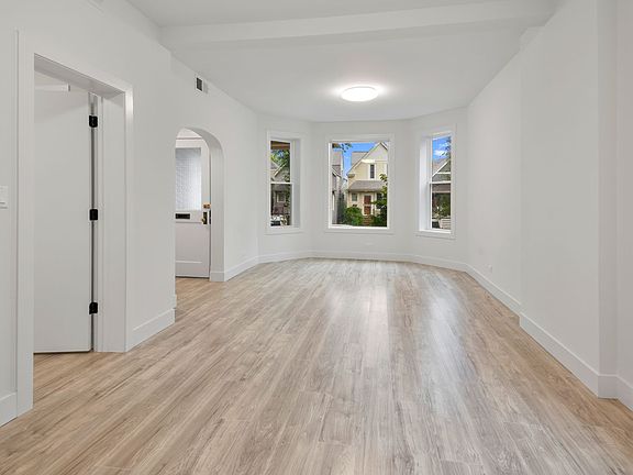 4th image of 1921 W Summerdale Ave #1F