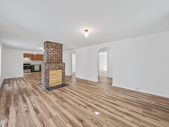 3rd image of 413 James Ave