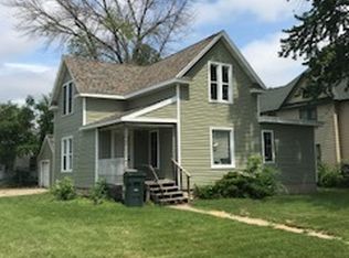 1326 W 4th St #1, Waterloo, IA 50702