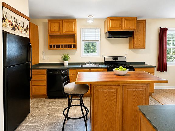 3rd image of 1234 North Ave #2