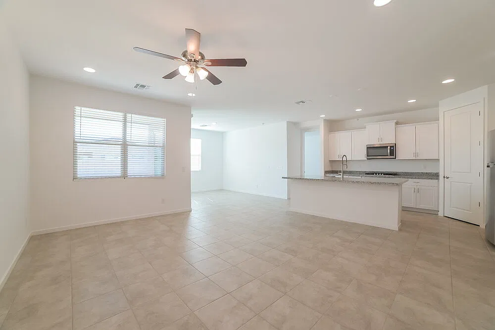 4 bed, 2.0 bath, 1810 sqft, $2,200 — Photo 3