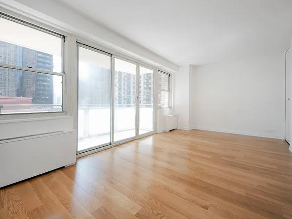 300 East 40th Street image 1 of 6