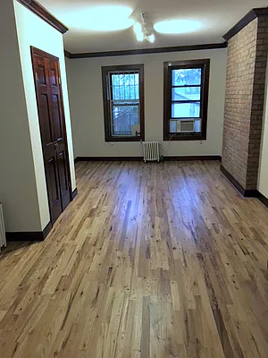 Rented by Metropolitan Equities | media 7