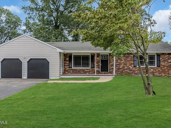 821 Bay Ave, Toms River, NJ 08753