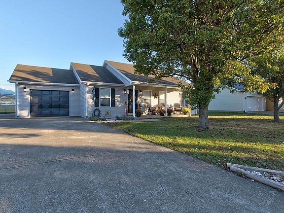 4th image of 832 Thorn Trace Dr