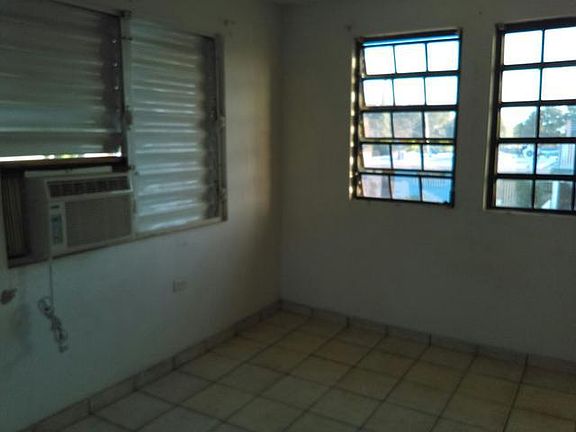 3rd image of 1039 Calle Albizia