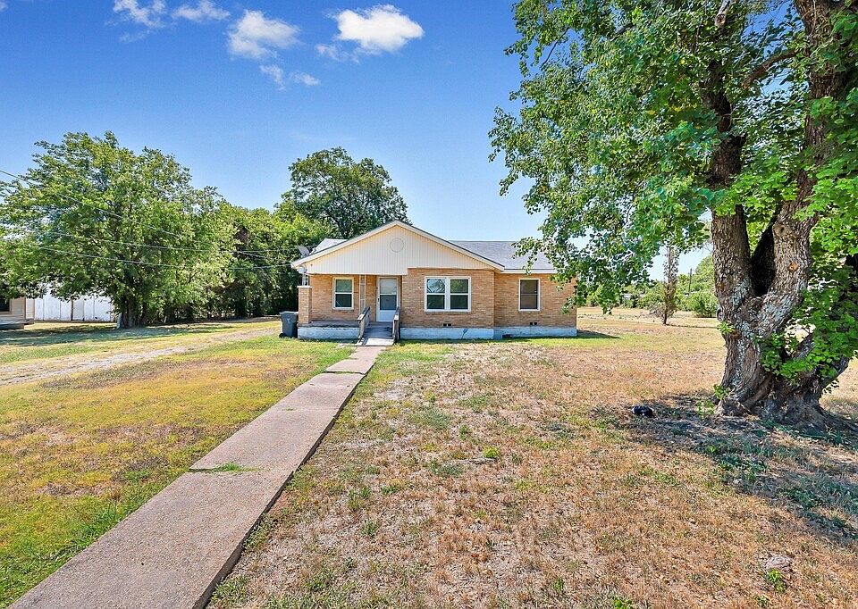 1st image of 2208 Primrose Dr