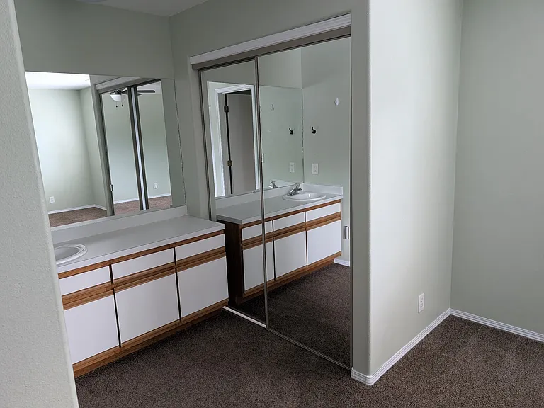 123 Lambert Ct — Photo 8