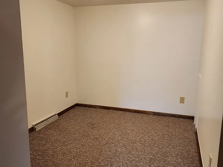 Bed 1, off kitchen