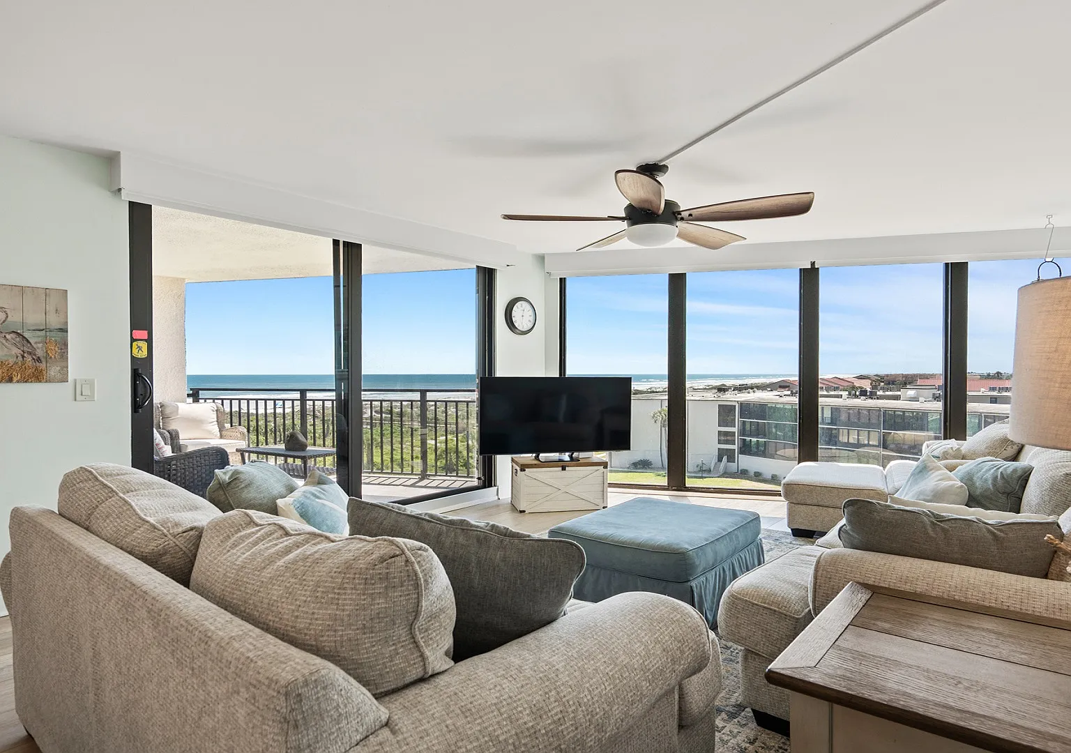 2 bed, 1200 sqft, $3,500 — Photo 1