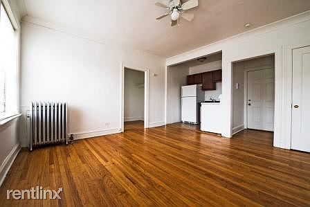 7102 S Luella Apartments Chicago Living Room_1