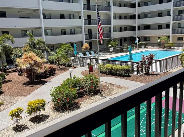 2121 Collier Ave APT 215, Fort Myers, FL 33901