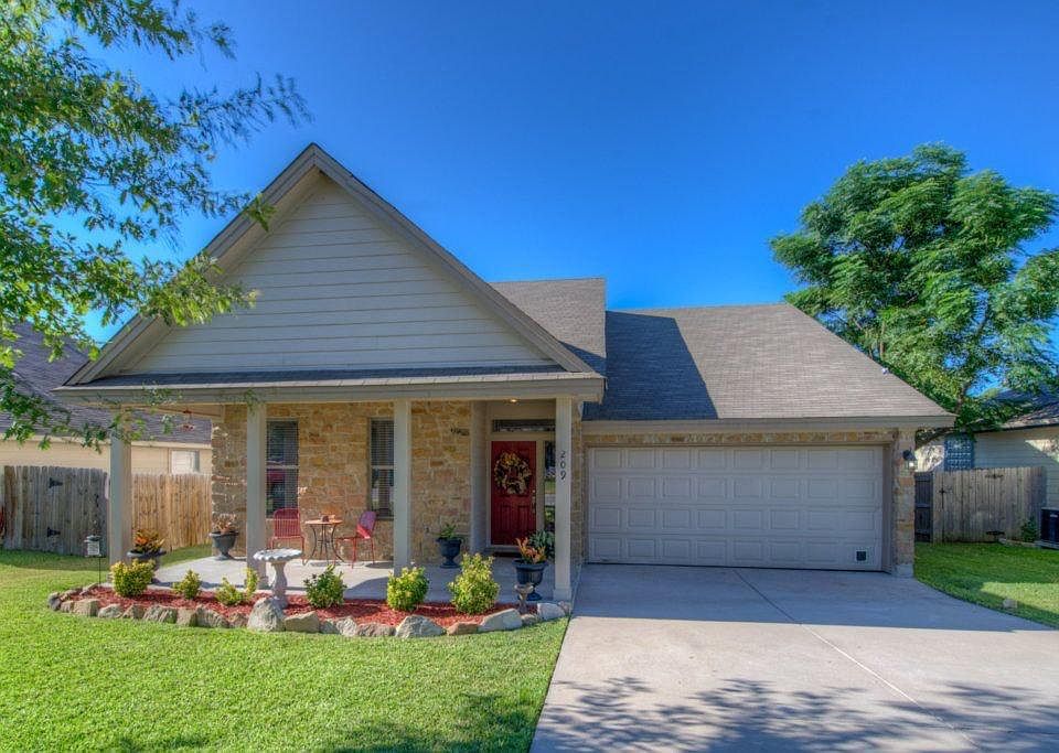1st image of 209 Cailin Ct