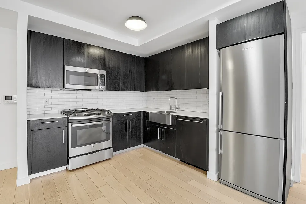 535 West 43rd Street — Photo 2