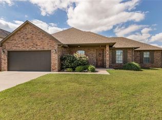 325 E Richmond Ter, Mustang, OK 73064