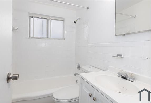 5th image of 2400 Harrison Ave #2-BR