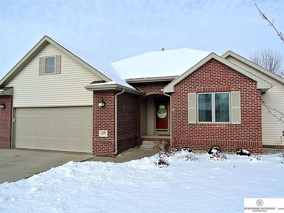 2nd image of 1524 Woods Dr