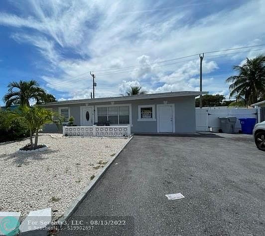1st image of 2541 NE 9th Ave #C
