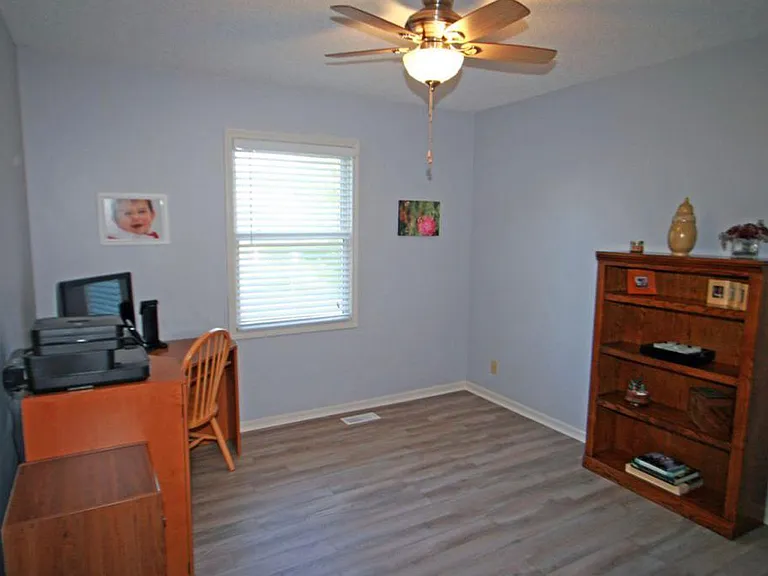 15804 Horton St — Photo 17