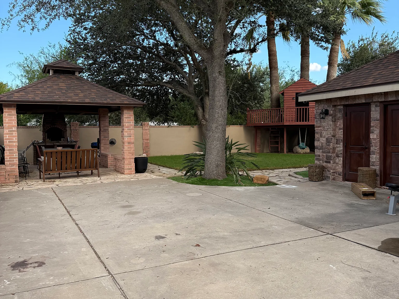 4 bed, 2749 sqft, $3,000 — Photo 4
