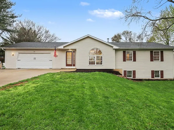 676 N 10th St, Plainwell, MI 49080