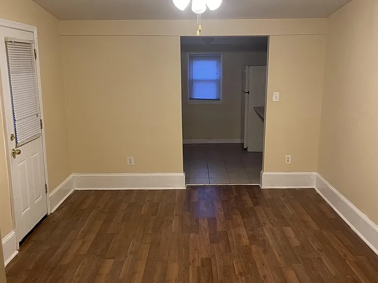 1241 E Palmer St — Photo 5