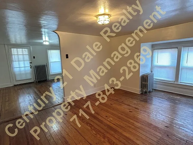 362 W Broadway — Photo 3