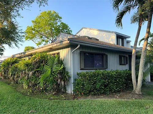 1533 Gabriel St Photo 1
