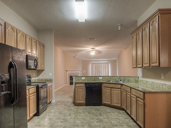 4th image of 13904 Fish Eagle Dr E