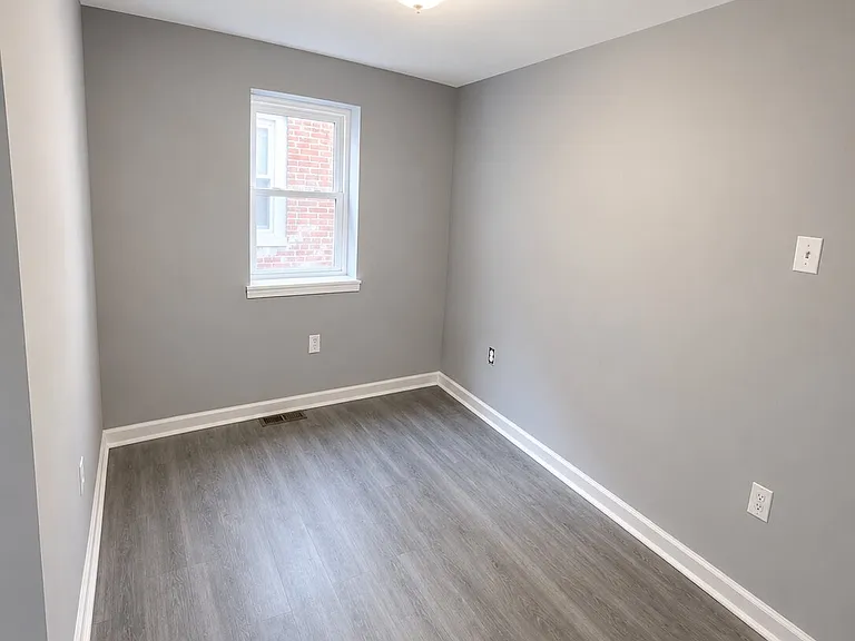 1212 N Randolph St — Photo 14