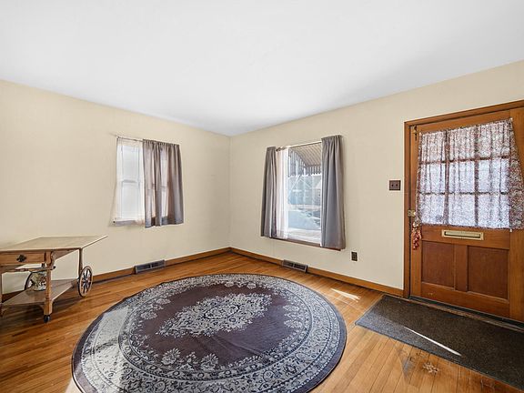 3rd image of 5405 Birch Ave