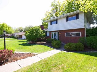 2725 N Rockwood Dr, Peoria, IL 61604