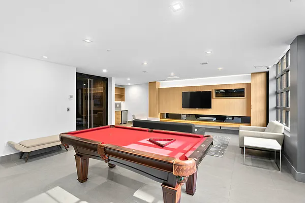 Rented by Corcoran | media 26