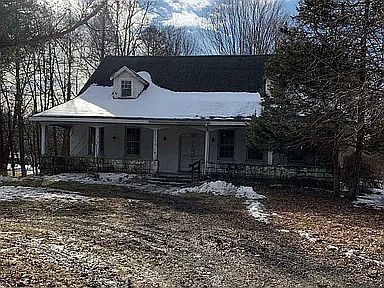 3rd image of 539 Creek Rd #4