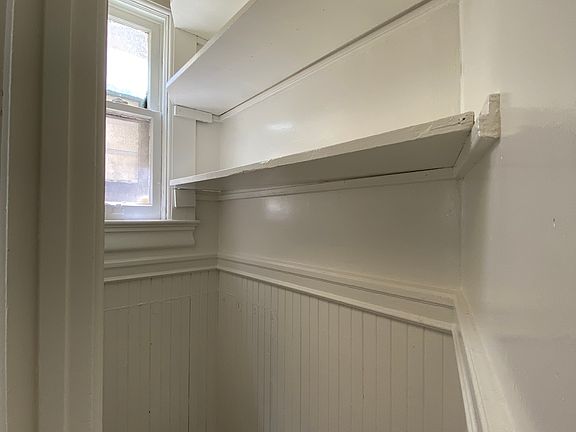 2nd image of 1038A Jackson St