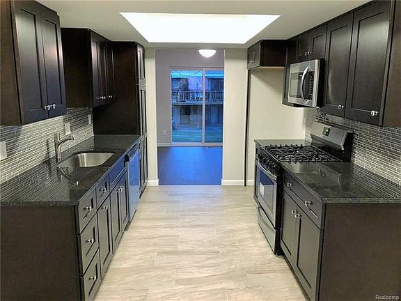 2nd image of 3009 Moon Lake Dr #116