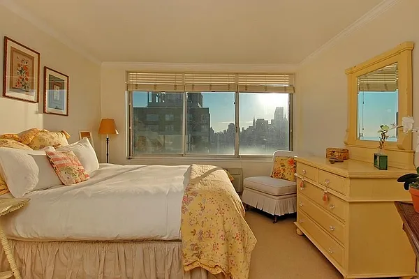 Sold by Corcoran | media 19