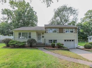 178 Morningside Rd, Paramus, NJ 07652