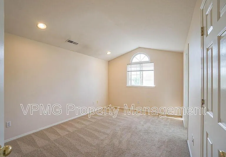7608 NE 52nd St — Photo 23