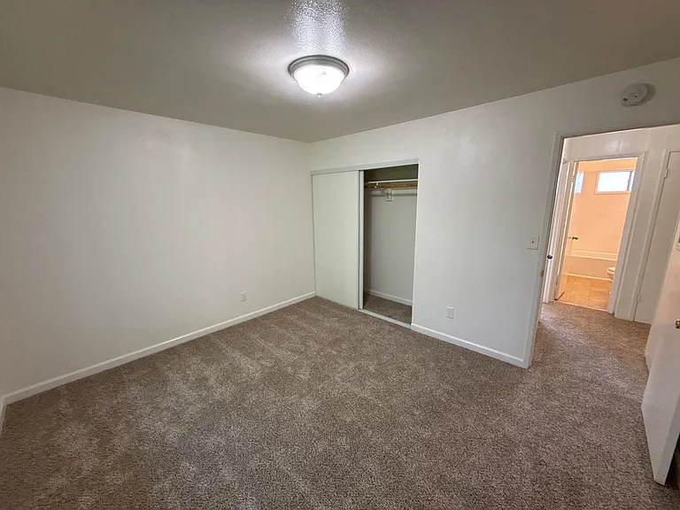 528 SW Levens St #11 — Photo 13