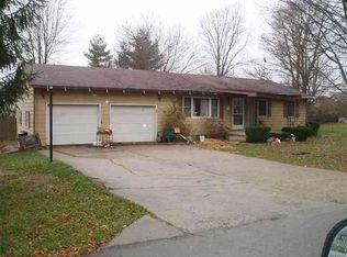 416 Park St, Wolcottville, IN 46795