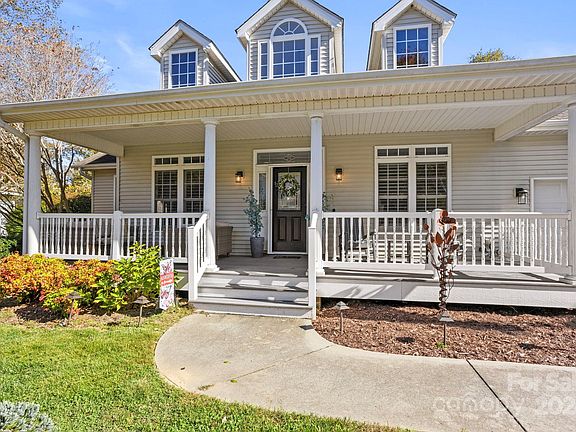 3rd image of 159 Mill Pond Way