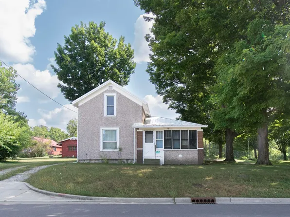 1604 E Dowling St, Kendallville, IN 46755