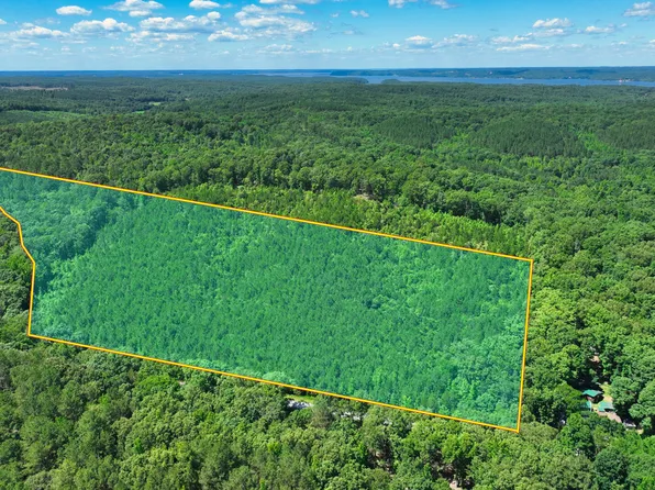 Stockdale Cir, Big Sandy, TN 38221