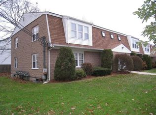 9 Pleasant Park Ave APT 1A, Hyannis, MA 02601