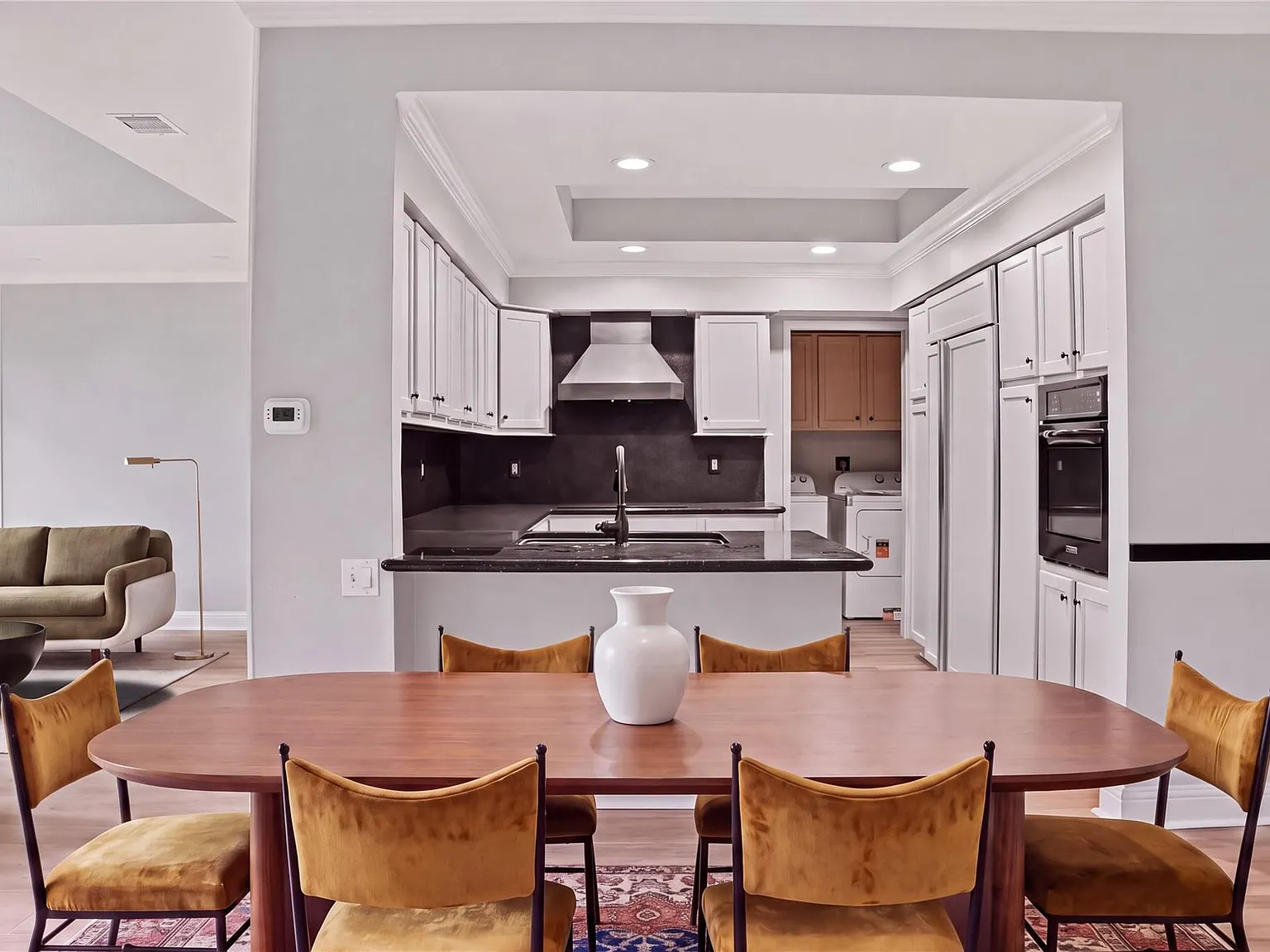 2 bed, 2.5 bath, 1745 sqft, $2,990 — Photo 4