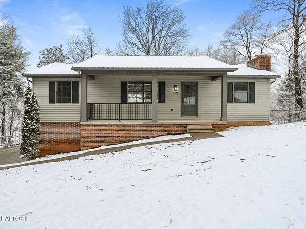 2829 Cansler Dr, Maryville, TN 37801