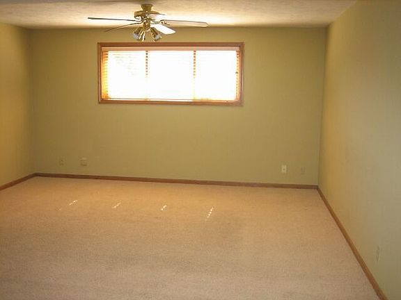 Family Room (pre-paint)