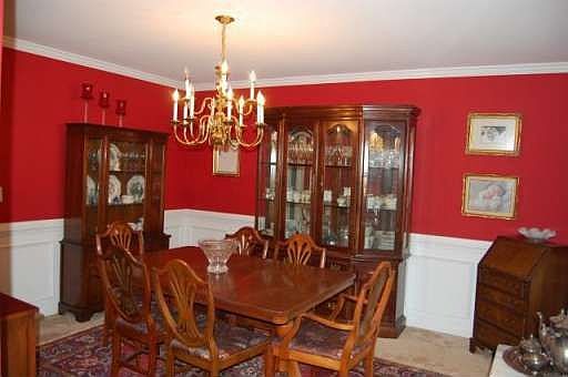 3rd image of 342 Woodvine Dr