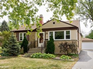 2073 Pratt St, Des Plaines, IL 60018